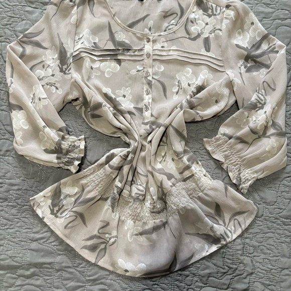 GREY FLORAL SHEER BLOUSE - Picture 2 of 3